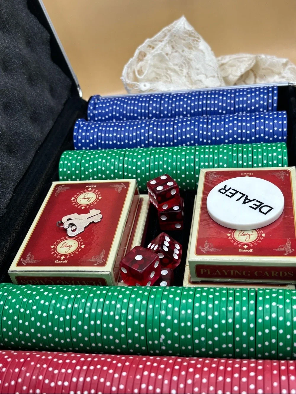 Bassett John Elway Home Collection 300-Piece Poker Chip Set Aluminum Case